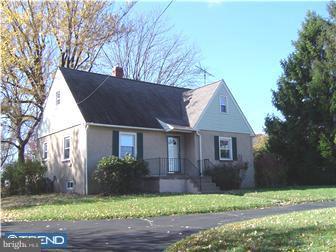922 Ivyland Road Warminster, PA 18974 - Photo 2 of 12 Exterior Front