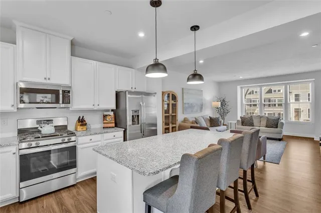 $384,900 | 106 Moyer Hill Drive, Cranberry Township, PA 16066