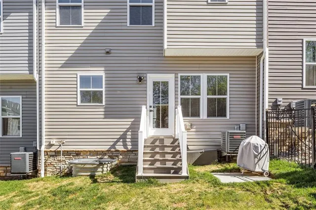 $384,900 | 106 Moyer Hill Drive, Cranberry Township, PA 16066