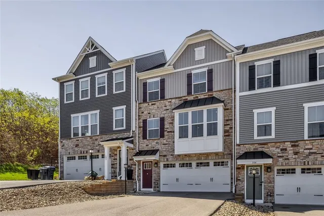 $384,900 | 106 Moyer Hill Drive, Cranberry Township, PA 16066