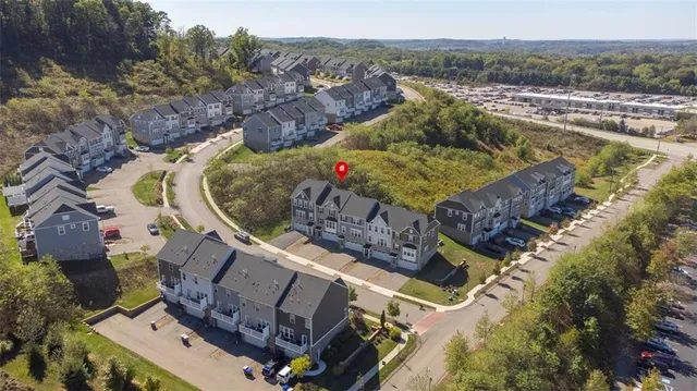 $384,900 | 106 Moyer Hill Drive, Cranberry Township, PA 16066