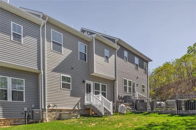 $384,900 | 106 Moyer Hill Drive, Cranberry Township, PA 16066