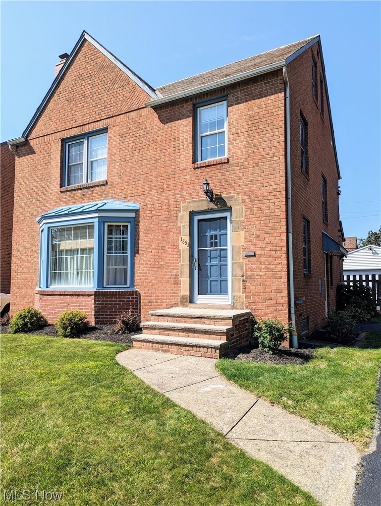 3853 Bethany Road Cleveland, OH 44118 - Photo 3 of 28