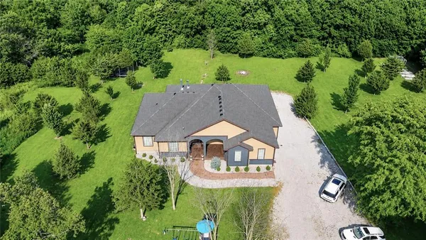 $720,000 | 23500 Hope Lane, Sedalia, MO 65301