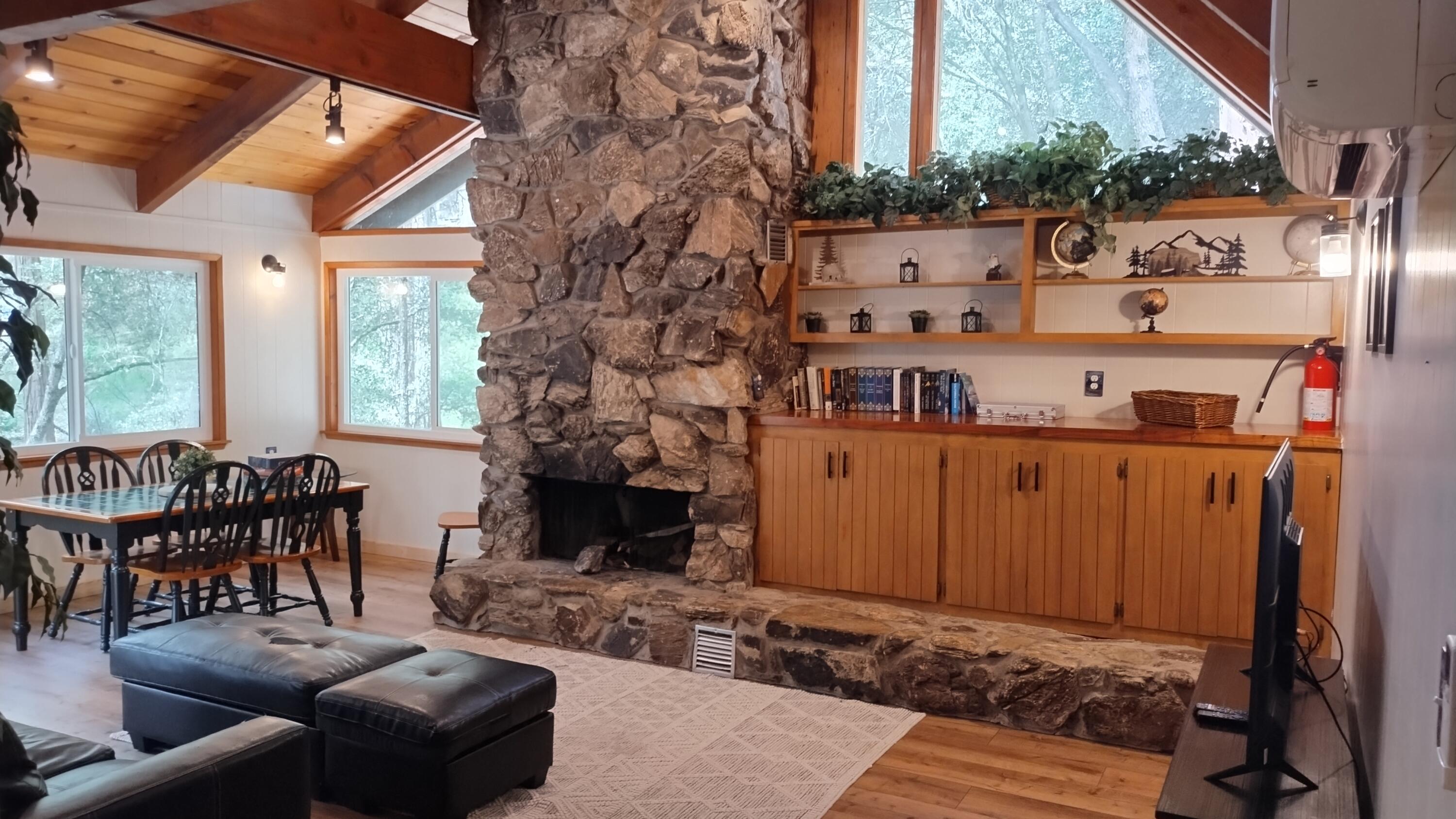1693 Forest Rte 21S94 Camp Nelson, CA 93265 - Photo 27 of 86 23-Bonus room from doorway
