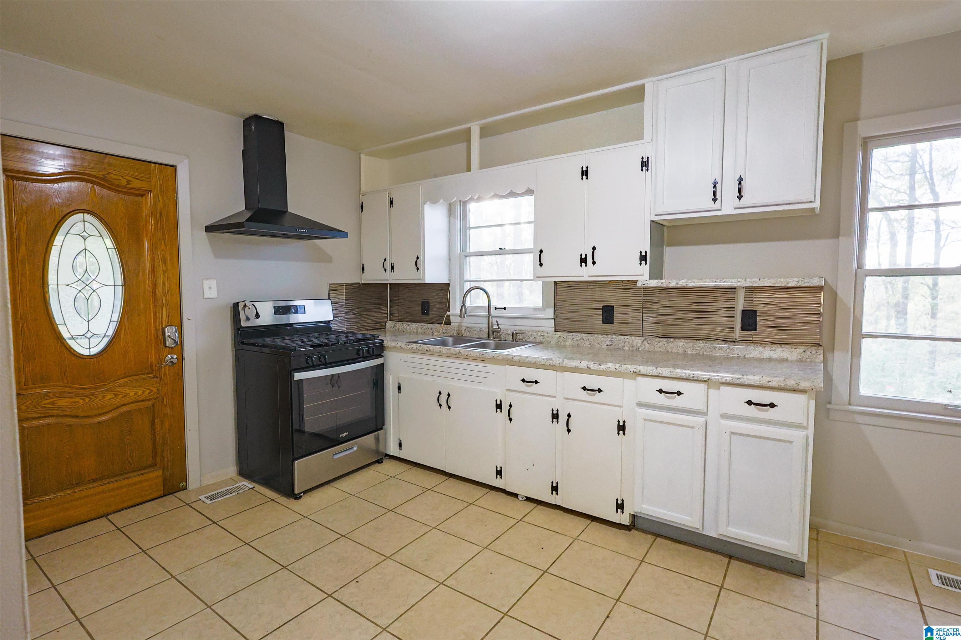 320 Goodview Street Bessemer, AL 35020 - Photo 7 of 30
