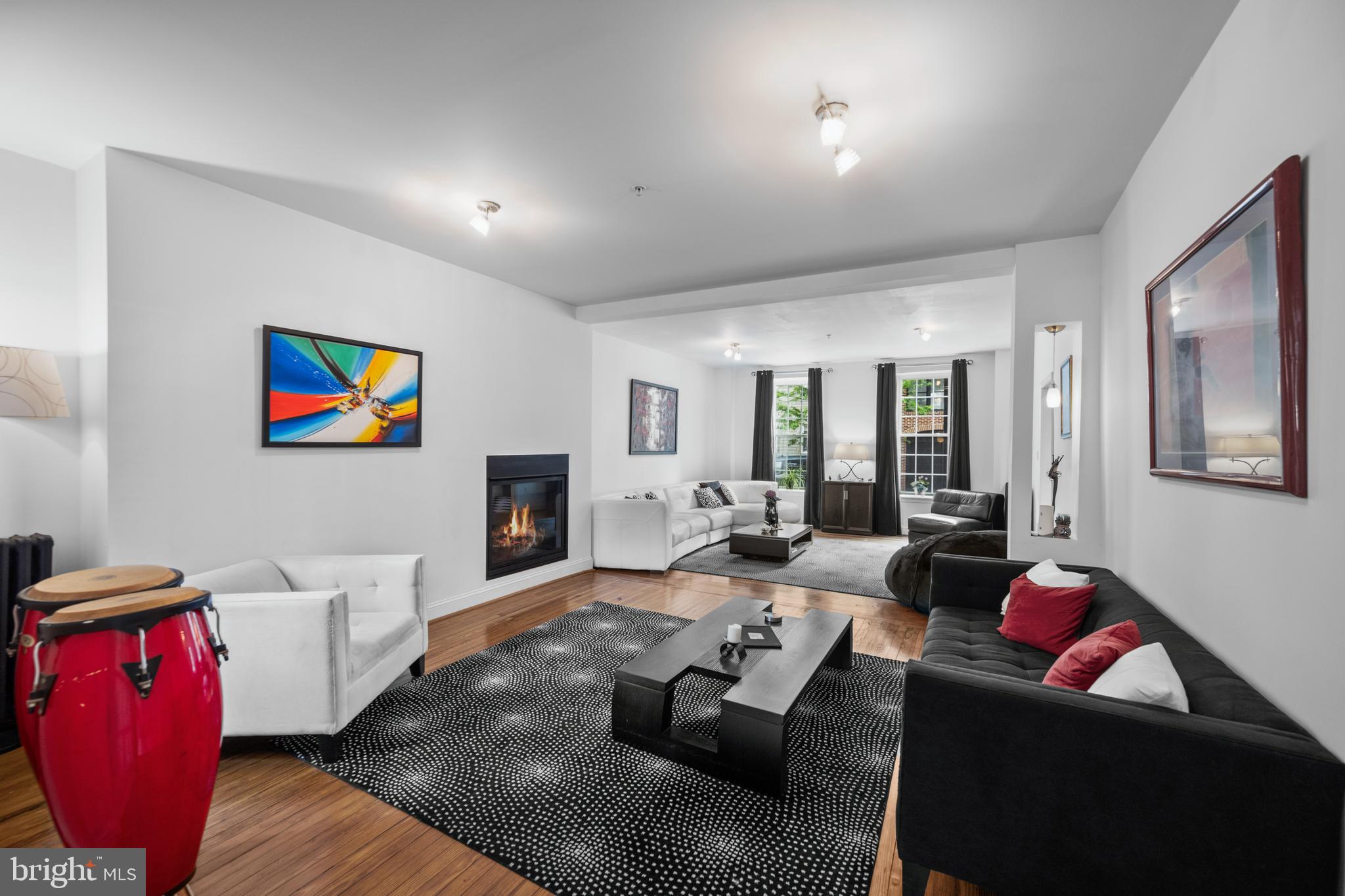 210 South High Street Baltimore, MD 21202 - Photo 11 of 80 Living Room