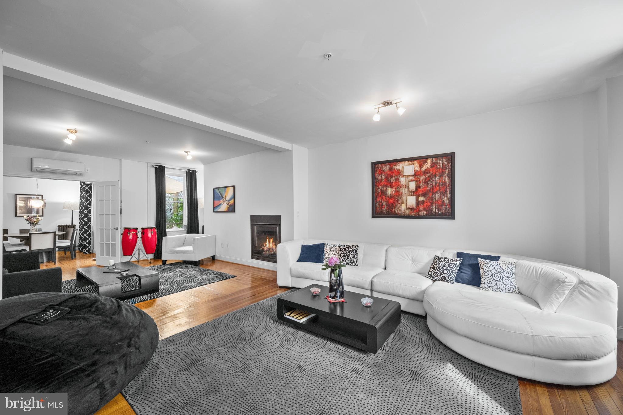 210 South High Street Baltimore, MD 21202 - Photo 9 of 80 Living Room