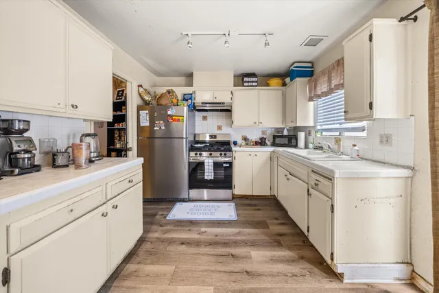 $3,700,000 | 930 Philinda Avenue, Santa Barbara, CA 93103