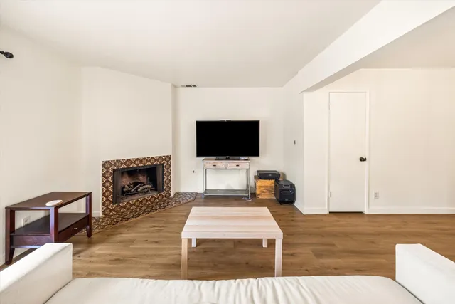 $3,700,000 | 930 Philinda Avenue, Santa Barbara, CA 93103