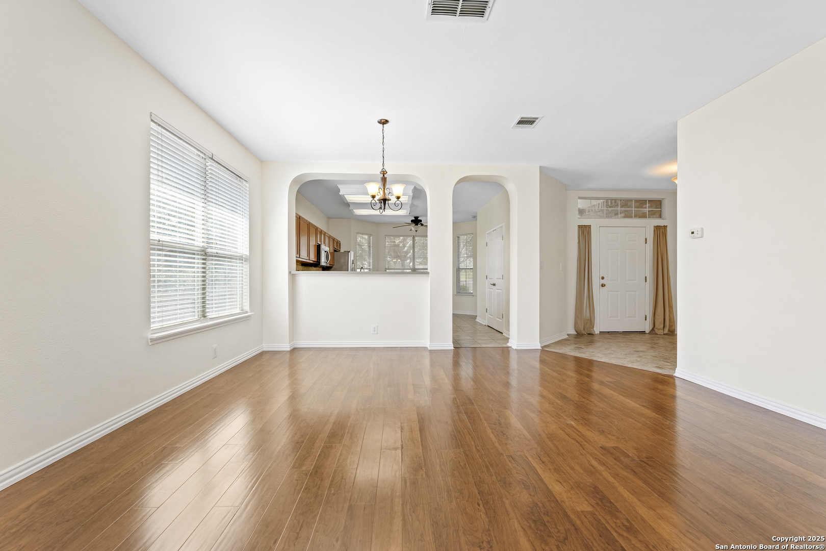 117 Kitty Hawk Run Cibolo, TX 78108 - Photo 9 of 33