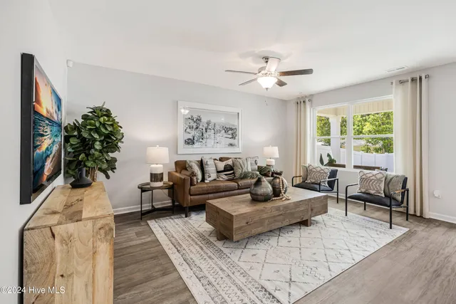 $2,020 | 107 Little Doe Place Southwest, Unit ARIA, Supply, NC 28462