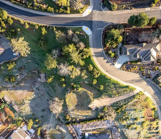 $399,000 | 3600 Crown Hill Drive, Santa Rosa, CA 95404