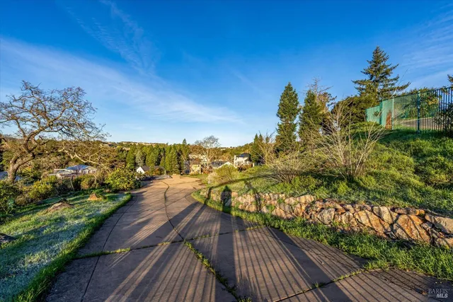 $399,000 | 3600 Crown Hill Drive, Santa Rosa, CA 95404