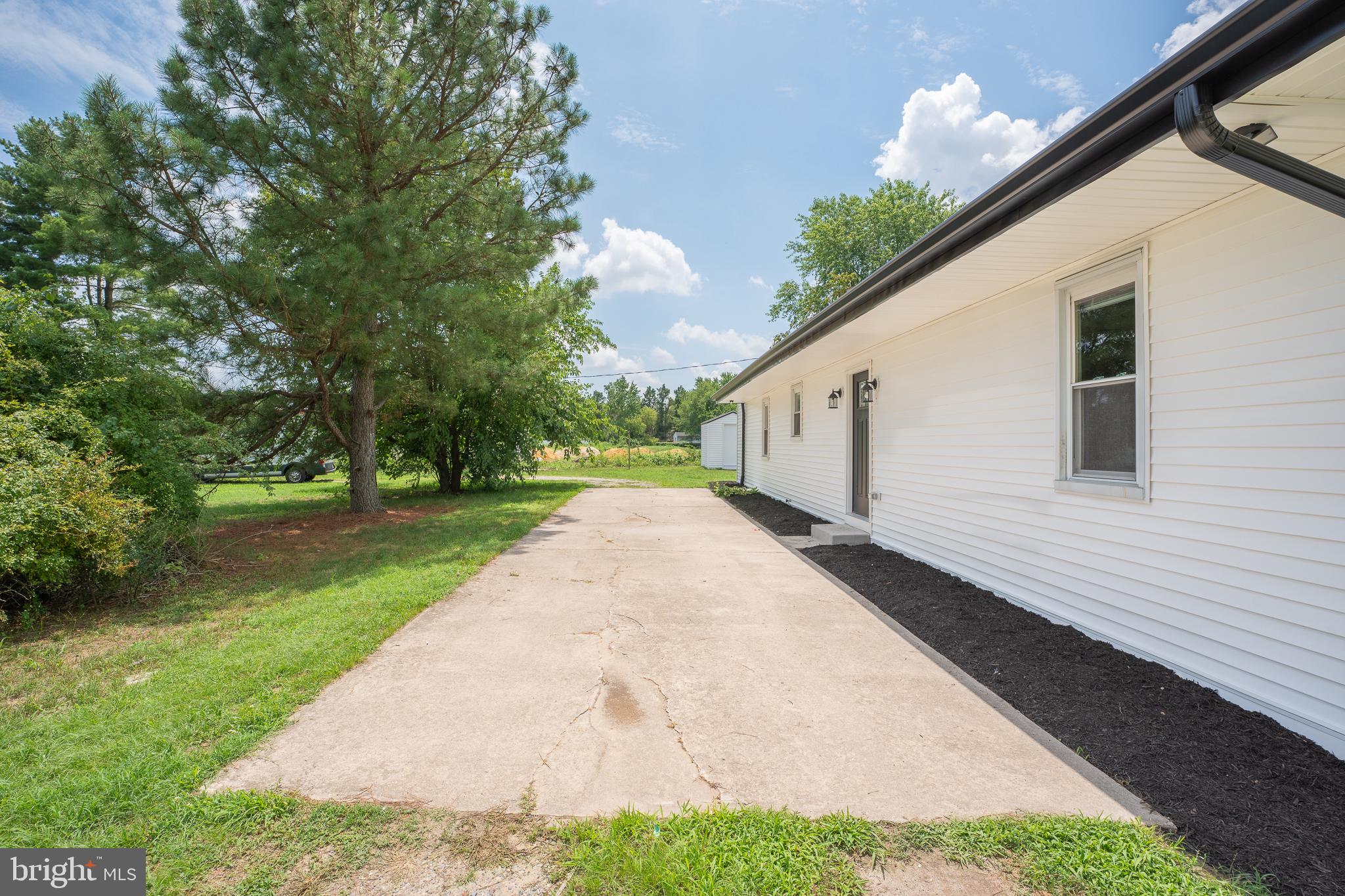 9010 Elks Road Seaford, DE 19973 - Photo 24 of 33 Charming home with spacious driveway.