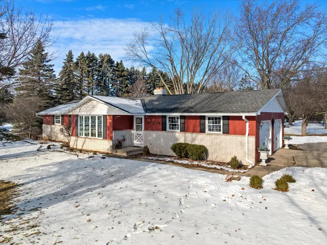 $379,900 | 1330 Fernando Drive, Ashwaubenon, WI 54115