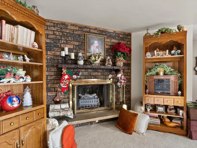 $379,900 | 1330 Fernando Drive, Ashwaubenon, WI 54115