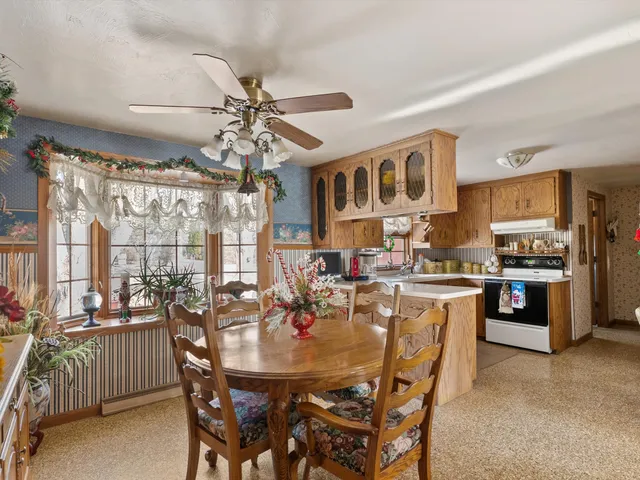 $379,900 | 1330 Fernando Drive, Ashwaubenon, WI 54115