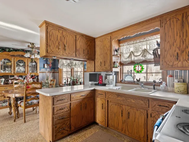 $379,900 | 1330 Fernando Drive, Ashwaubenon, WI 54115