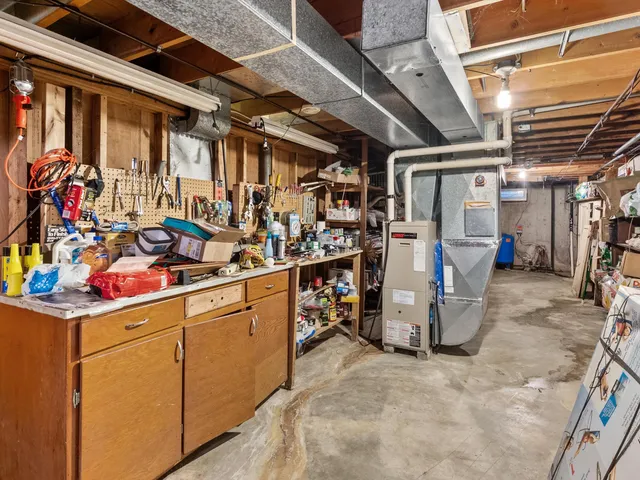 $379,900 | 1330 Fernando Drive, Ashwaubenon, WI 54115