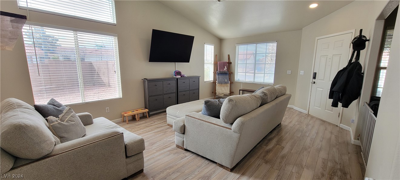 705 Breezy Ridge Drive Henderson, NV 89002 - Photo 12 of 42