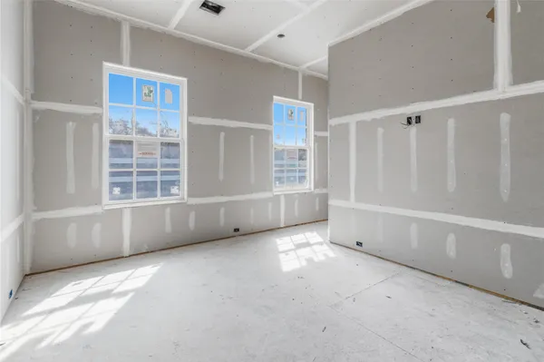 a house view with backyard space