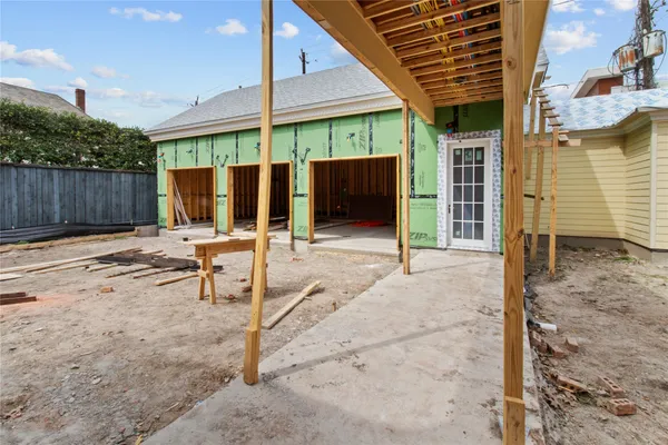 $7,300,000 | 10 Courtlandt Place, Houston, TX 77006