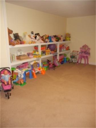 15 Westwind Road Andover, MA 01810 - Photo 18 of 24 Gallery Image 18