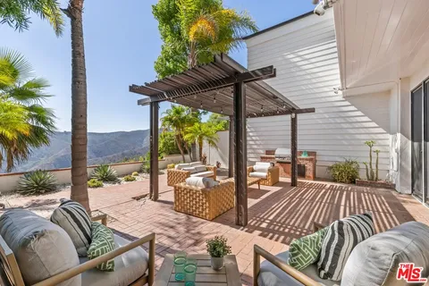 $2,095,000 | 2241 Canyonback Road, Los Angeles, CA 90049