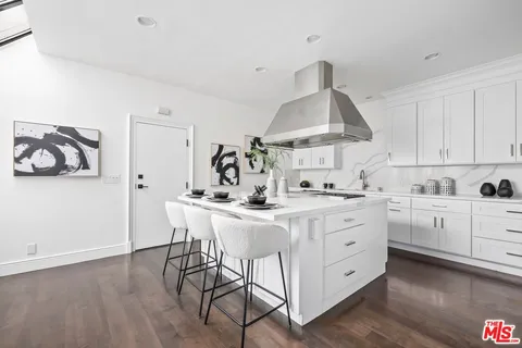 $2,095,000 | 2241 Canyonback Road, Los Angeles, CA 90049