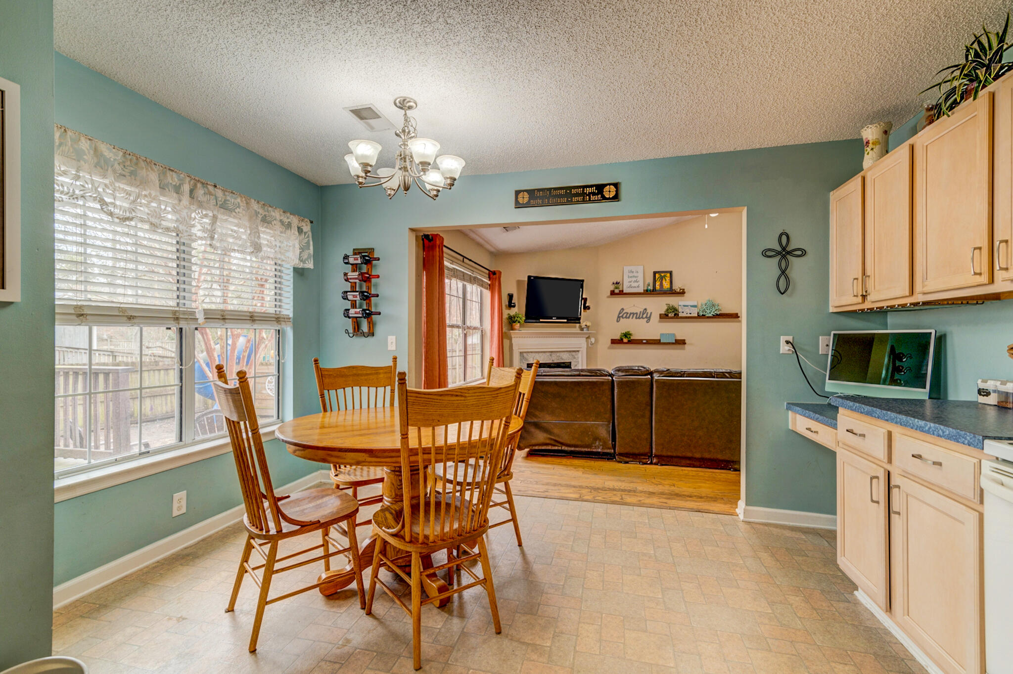 596 Tribeca Court Charleston, SC 29414 - Photo 12 of 40 596 Tribeca - 14 - CHS Media Group