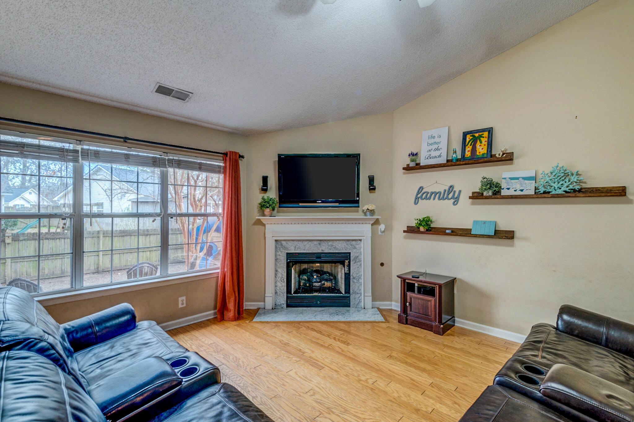 596 Tribeca Court Charleston, SC 29414 - Photo 5 of 40 596 Tribeca - 16 - CHS Media Group