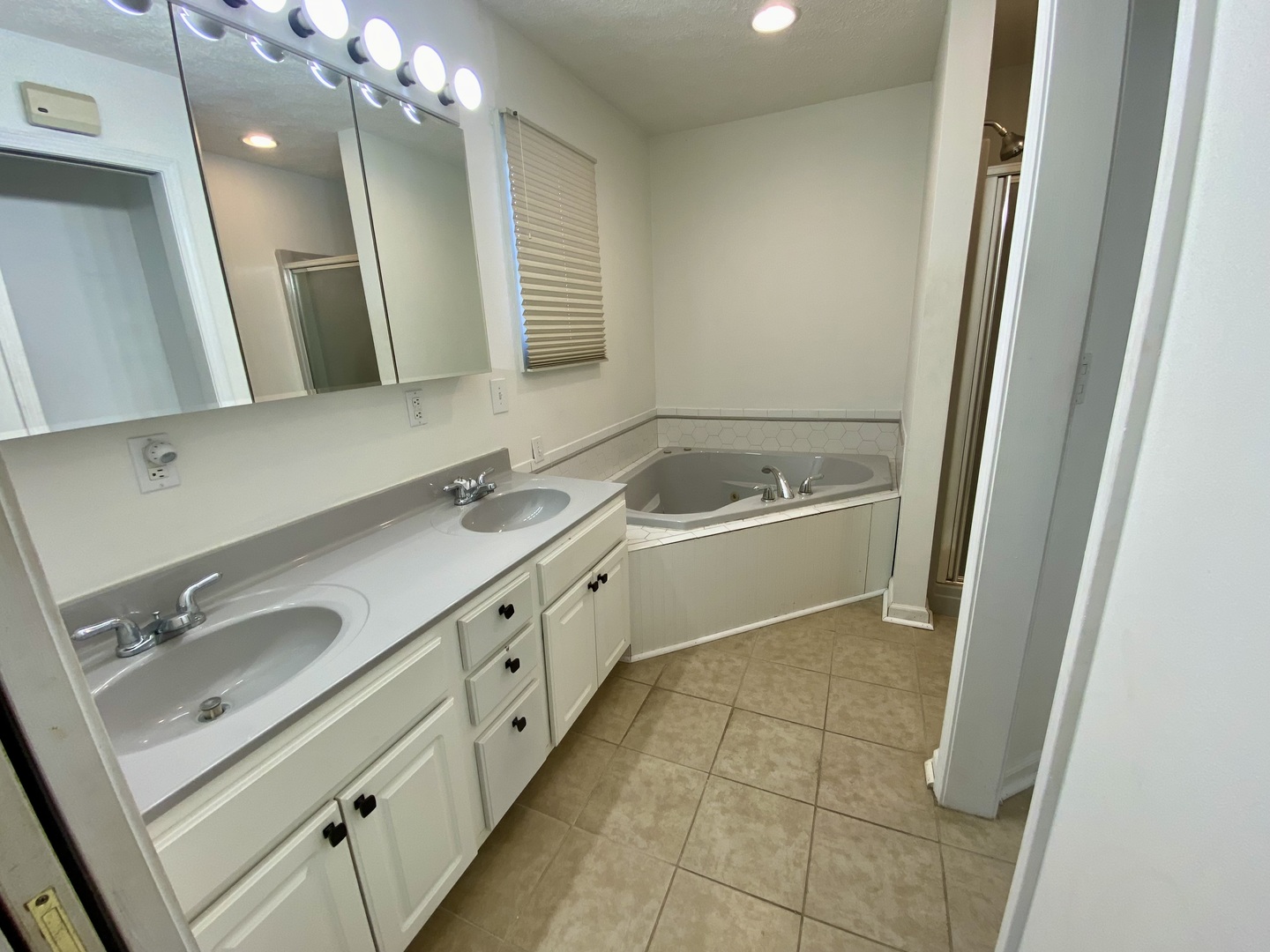 514 Country Club Road Centralia, IL 62801 - Photo 11 of 23