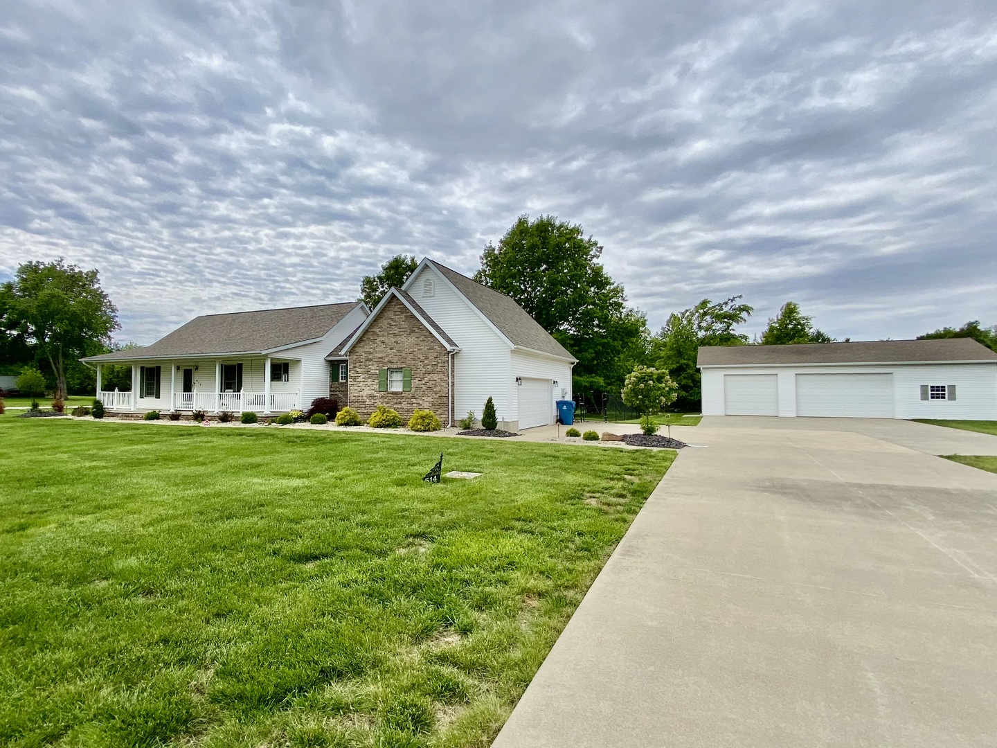 514 Country Club Road Centralia, IL 62801 - Photo 3 of 23