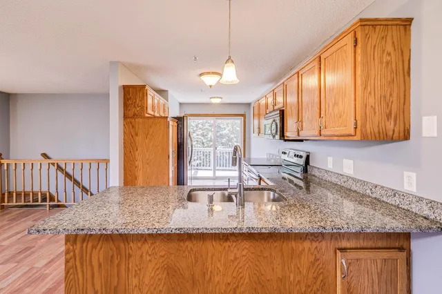 $217,000 | 3167 Manitou Drive, Unit 7, White Bear Lake, MN 55110