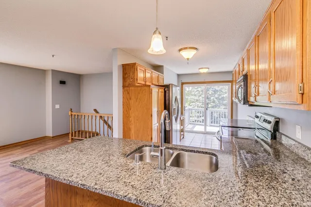 $217,000 | 3167 Manitou Drive, Unit 7, White Bear Lake, MN 55110