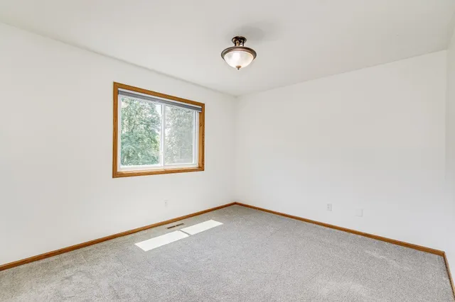 $217,000 | 3167 Manitou Drive, Unit 7, White Bear Lake, MN 55110