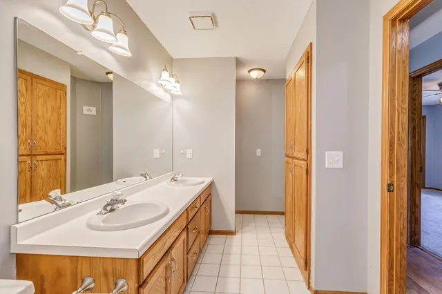 $217,000 | 3167 Manitou Drive, Unit 7, White Bear Lake, MN 55110