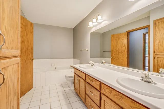 $217,000 | 3167 Manitou Drive, Unit 7, White Bear Lake, MN 55110