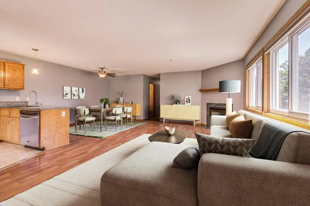 $217,000 | 3167 Manitou Drive, Unit 7, White Bear Lake, MN 55110