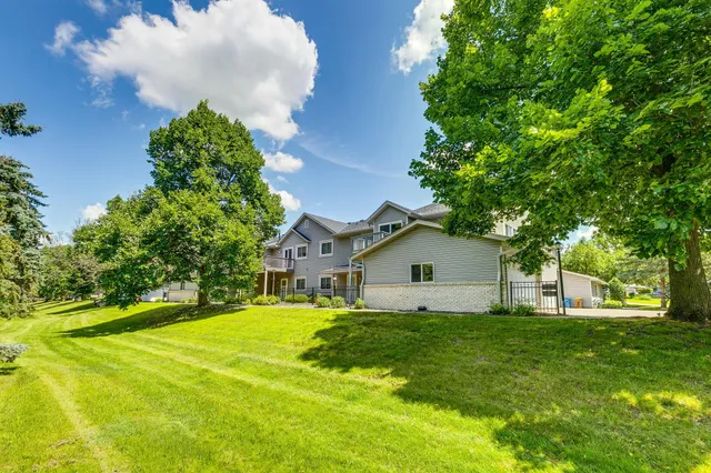 $217,000 | 3167 Manitou Drive, Unit 7, White Bear Lake, MN 55110