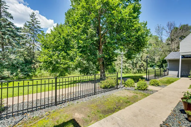 $217,000 | 3167 Manitou Drive, Unit 7, White Bear Lake, MN 55110