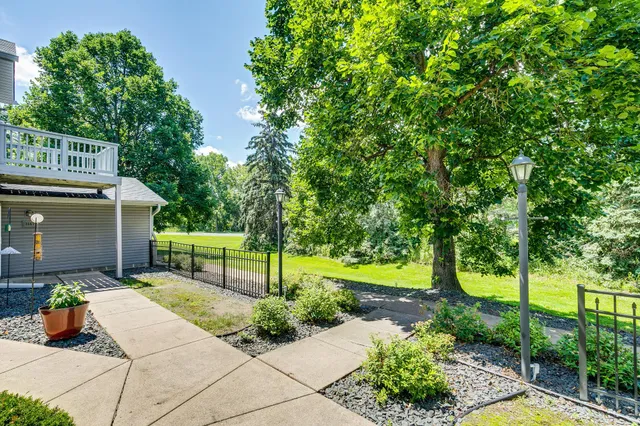 $217,000 | 3167 Manitou Drive, Unit 7, White Bear Lake, MN 55110