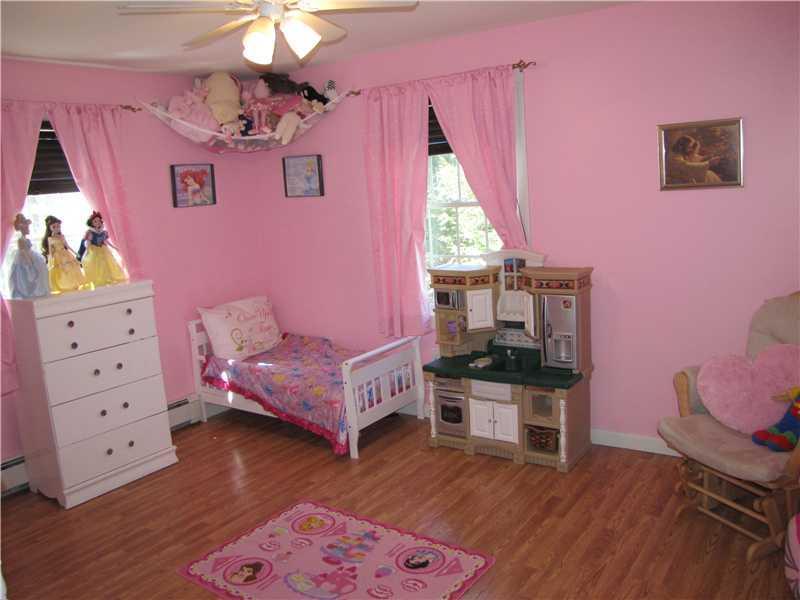11 North Ridge Road West Gardiner, ME 04345 - Photo 16 of 19 Bedroom.