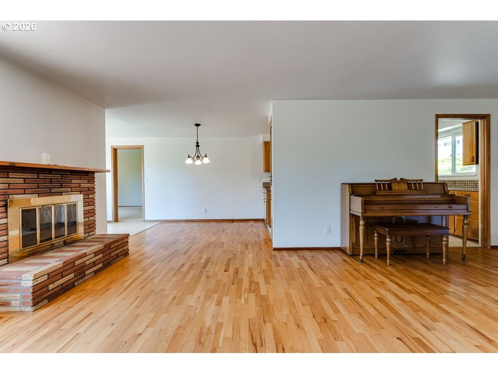 4355 Pearl Street Eugene, OR 97405 - Photo 6 of 47
