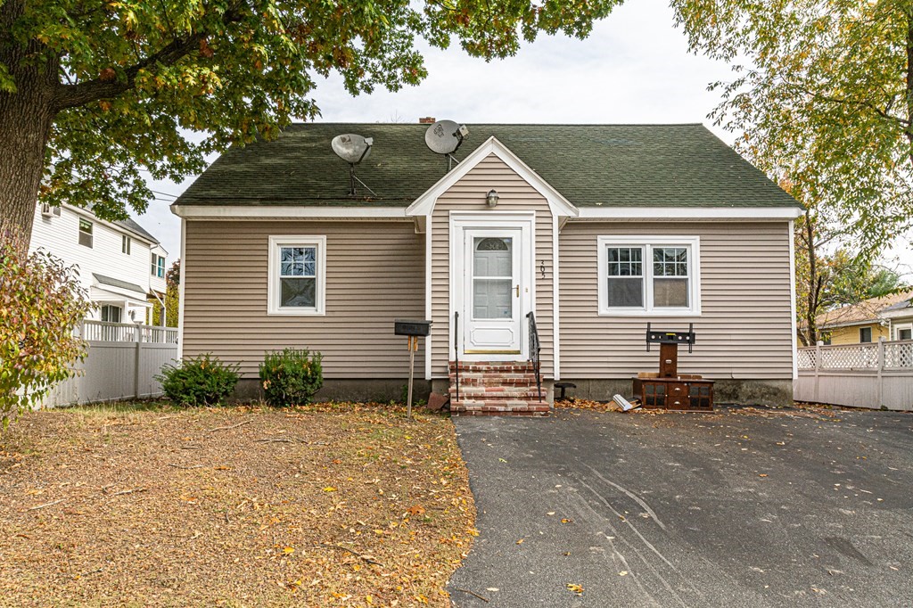 305 Cumberland Road Lowell, MA 01850 - Photo 1 of 23 Gallery Image 1