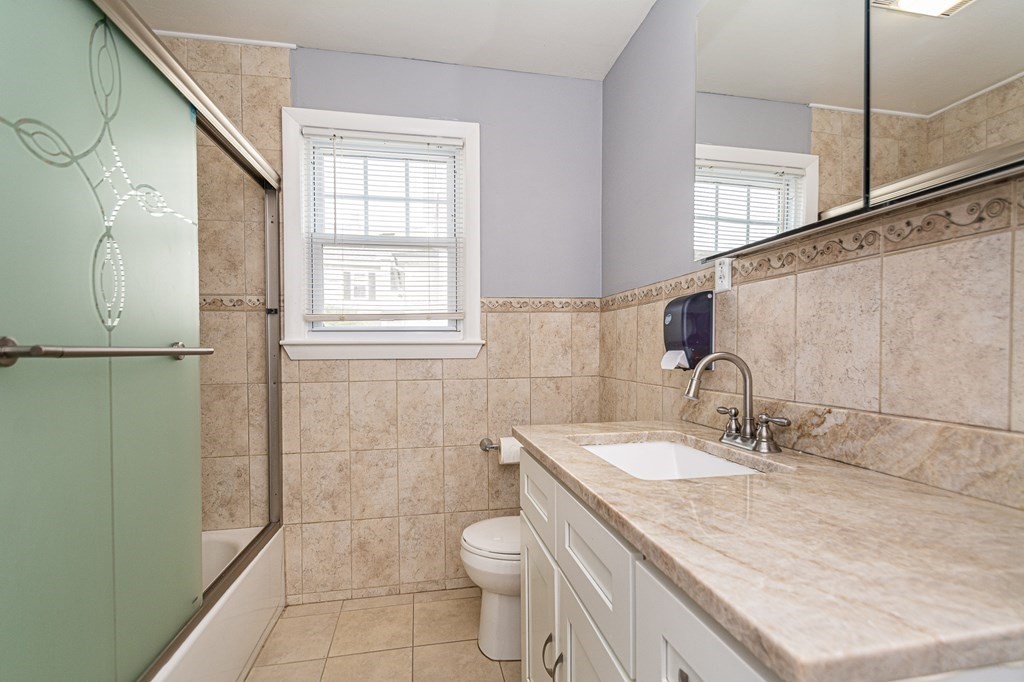 305 Cumberland Road Lowell, MA 01850 - Photo 11 of 23 Gallery Image 11