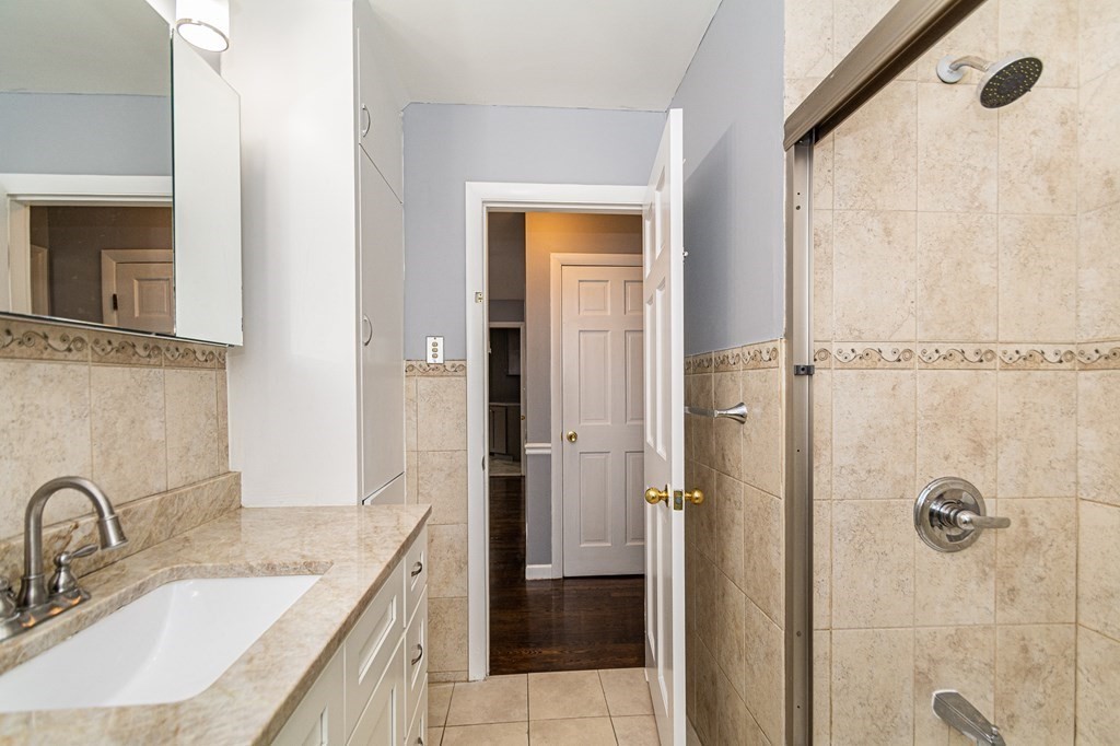 305 Cumberland Road Lowell, MA 01850 - Photo 12 of 23 Gallery Image 12