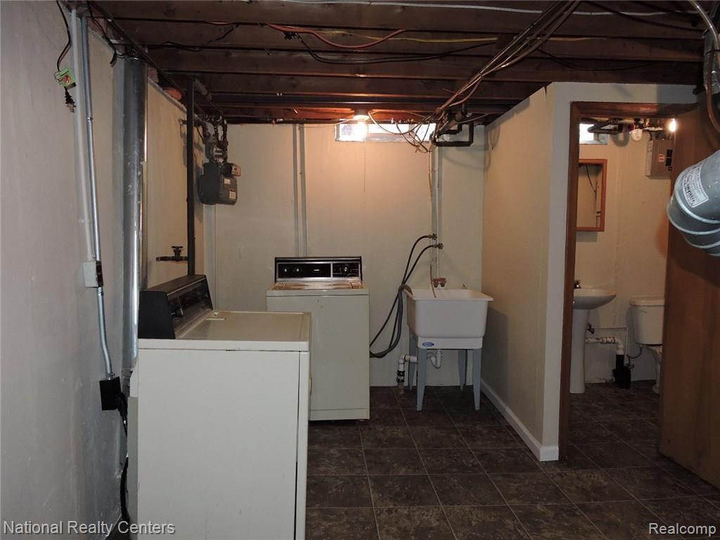 511 Henry Ruff Road Garden City, MI 48135 - Photo 21 of 27 DSCN3721.JPG