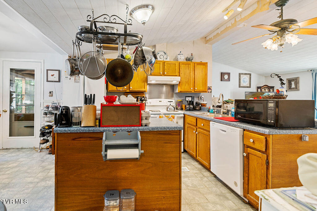 1310 Valleydale Road Mosheim, TN 37818 - Photo 31 of 40 Valleydale-33
